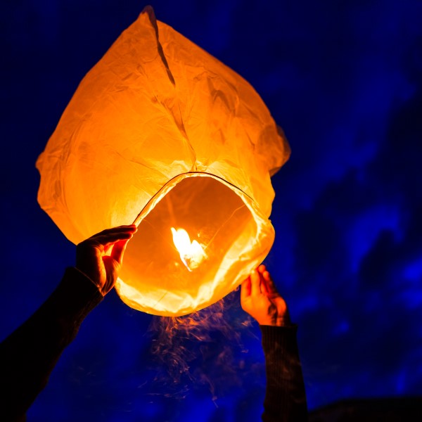 Sky Lantern - Dynamite Fireworks